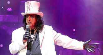 Alice Cooper não vai se aposentar tão cedo, 