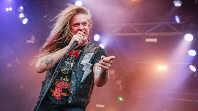 Sebastian Bach sai em defesa de Paul Stanley sobre o uso de faixas pré-gravadas