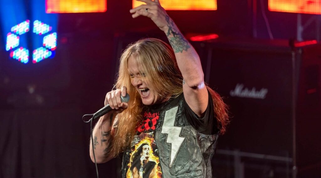 Skid Row não há nenhuma razão para não haver uma reunião, diz Sebastian Bach