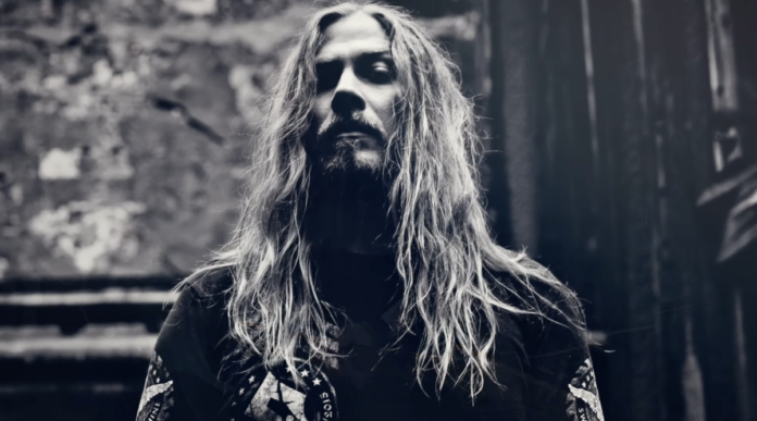 Sabaton anuncia o retorno do guitarrista Thobbe Englund