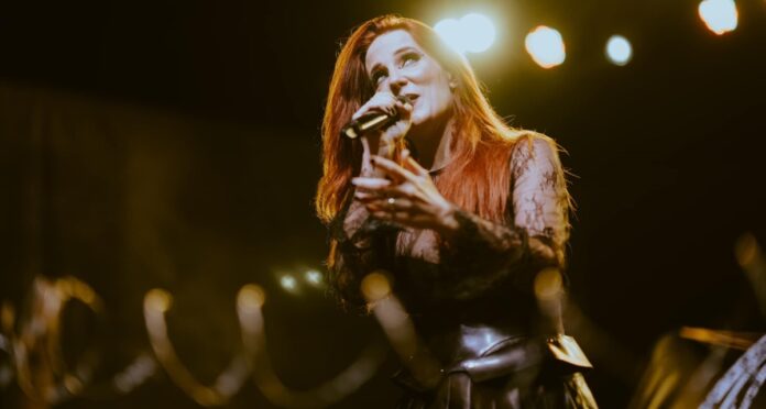 Epica conheça os detalhes de Vermillion, o primeiro álbum solo de Simone Simons