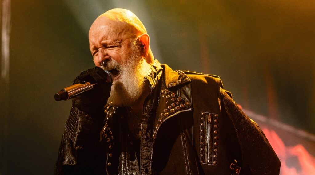 Judas Priest Rob Halford relembra a experiência de ser alvo do PMRC, foi difícil porque era apoiado por figuras políticas muito poderosas