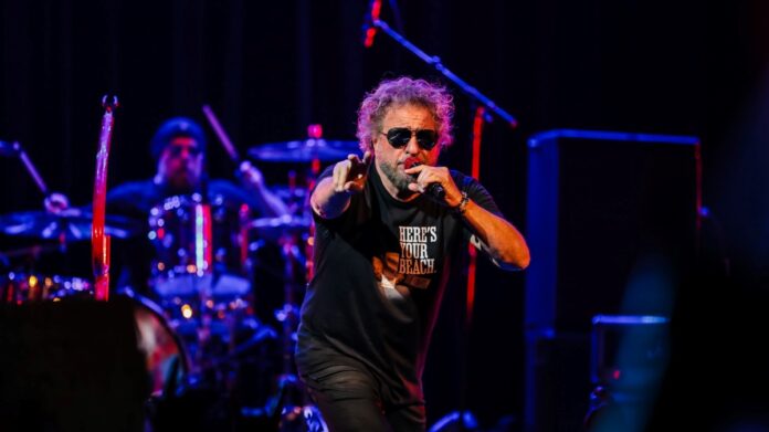 Sammy Hagar eu realmente não tenho ego quando se trata de música. Sou sempre melhor com outras pessoas