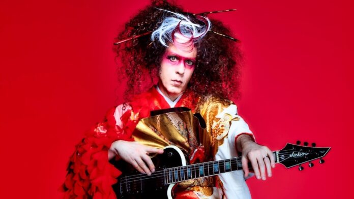 me irrita muito quando colocam 'ex-Megadeth' ao lado do meu nome, diz Marty Friedman, ex-Megadeth