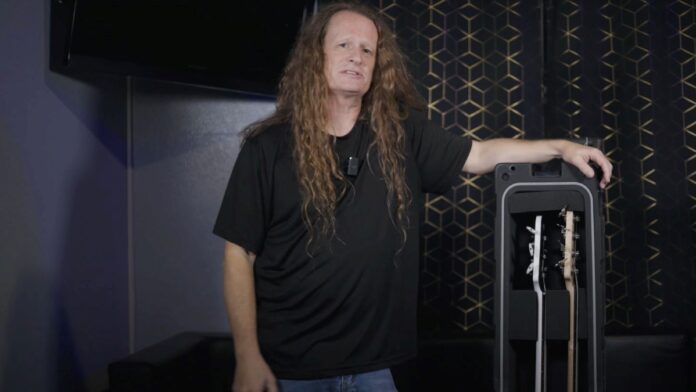 Exodus sou um vendedor de camisetas. Depois que começaram a dar música de graça, não há negócio musical, diz Jack Gibson