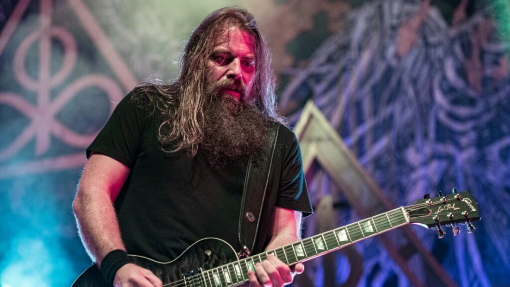 Lamb Of God estão lucrando diretamente ao perpetuar uma guerra cultural que está destruindo o nosso país, diz Mark Morton