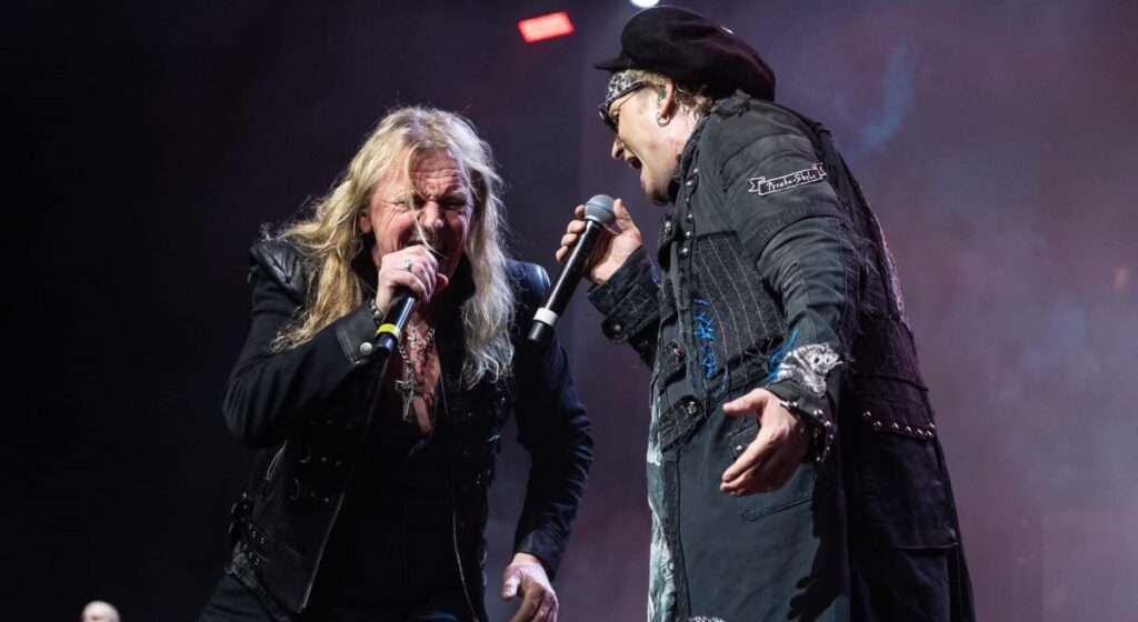"O Avantasia é a prova de como as coisas podem ser fáceis se você abordar um projeto com a atitude certa", diz Ronnie Atkins