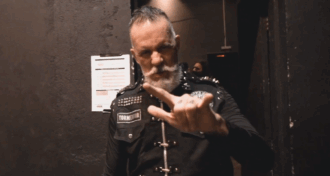 Sepultura posso jogar o Andreas pra segunda guitarra e tirar a guitarra do Max pra ele parar de fazer barulho, brinca Jairo Guedz