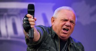 Accept Udo Dirkschneider é hospitalizado após infecção grave