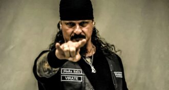 Iced Earth governo dos EUA solicita liberdade condicional para Jon Schaffer, citando sua colaboração com a polícia