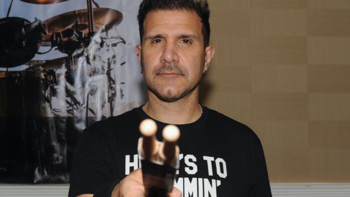 Anthrax eu não assino o Spotify. Eu acho que é onde a música vai para morrer, diz Charlie Benante