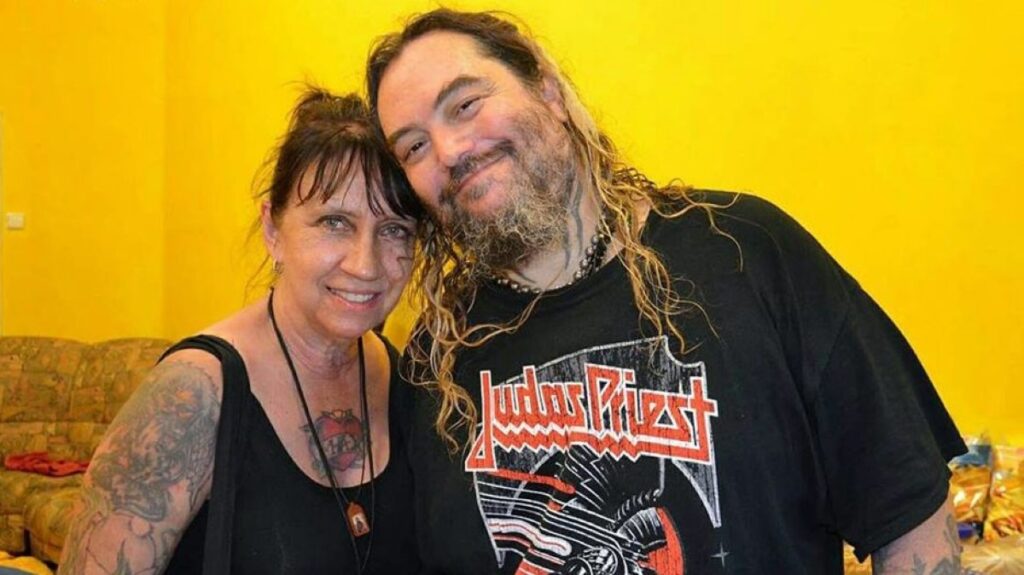 Gloria Cavalera “os meet and greet de Max custam US$ 50, sempre acessíveis. Compare com o que outras bandas cobram”