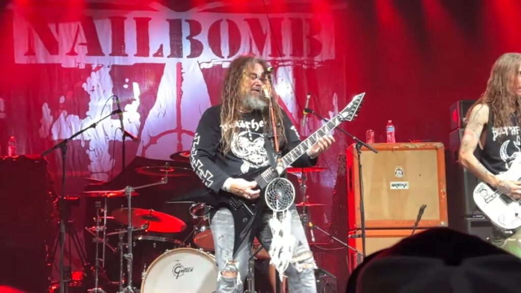 Nailbomb é um álbum profético. É mais relevante agora do que quando foi lançado, diz Max Cavalera sobre Point Blank