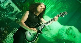 Testament comportamento de babaca não deve ser tolerado, diz Alex Skolnick