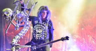 W.A.S.P Blackie Lawless surpreende fãs com comício pró-Trump durante show em Nova York