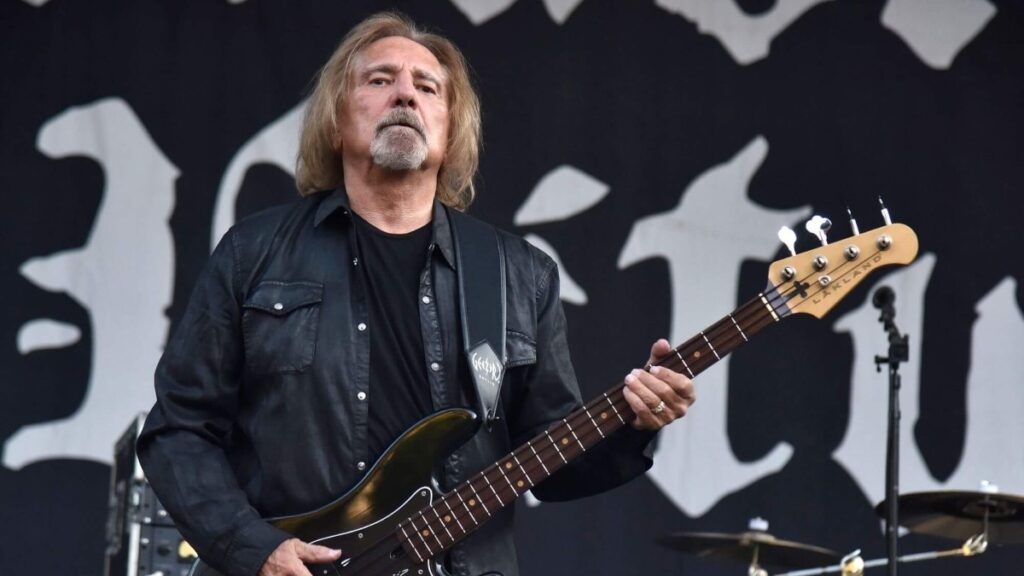Black Sabbath Ozzy estava falando comigo sobre o show de despedida, ele está morrendo de vontade de tocar, diz Geezer Butler