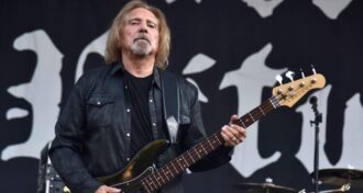 Black Sabbath Ozzy estava falando comigo sobre o show de despedida, ele está morrendo de vontade de tocar, diz Geezer Butler