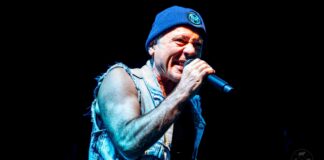 Bruce Dickinson eu realmente tenho pessoas que gostam da minha música, e não só porque eu sou o cara do Iron Maiden