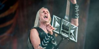 Hammerfall Oscar Dronjak elege o álbum que define o Heavy Metal, isso resume tudo o que eu amo sobre Metal