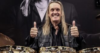 Iron Maiden Nicko McBrain anuncia aposentadoria e se despede dos palcos no Allianz Parque