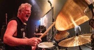 Iron Maiden Simon Dawson é anunciado como novo baterista