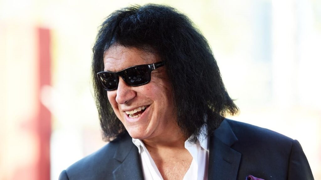 "O Kiss ainda é tudo, nós vamos fazer gozar e também fazer se despedir deste mundo", diz Gene Simmons