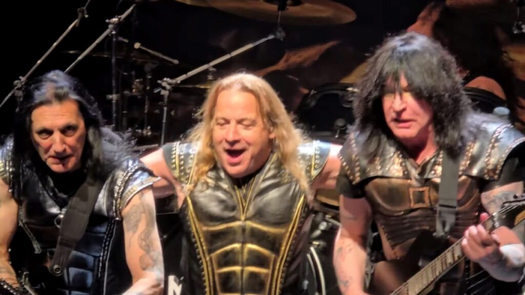 Manowar assista ao vídeo filmado por fã do show completo no Kings Theatre no Brooklyn, NY