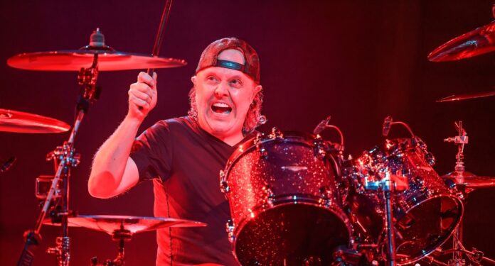 Metallica é sempre divertido ver os comentários dos trolls. Estou muito confortável e não tenho nada a provar, diz Lars Ulrich