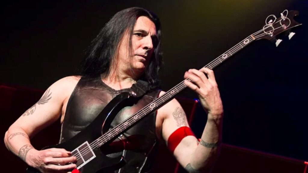 Ninguém pode substituir o Manowar! Existe apenas um. Quem sucedeu Bach, Beethoven ou Mozart, diz Joey DeMaio