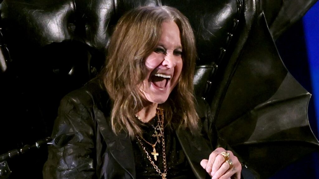 Ozzy Osbourne cantou Mama, I'm Coming Home no dia anterior a sua introdução no Hall da Fama do Rock And Roll