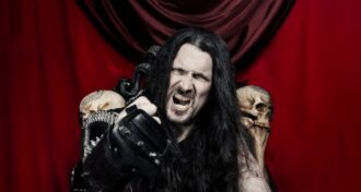 Possessed Jeff Becerra se defende das acusações de assédio online a uma garota de 16 anos