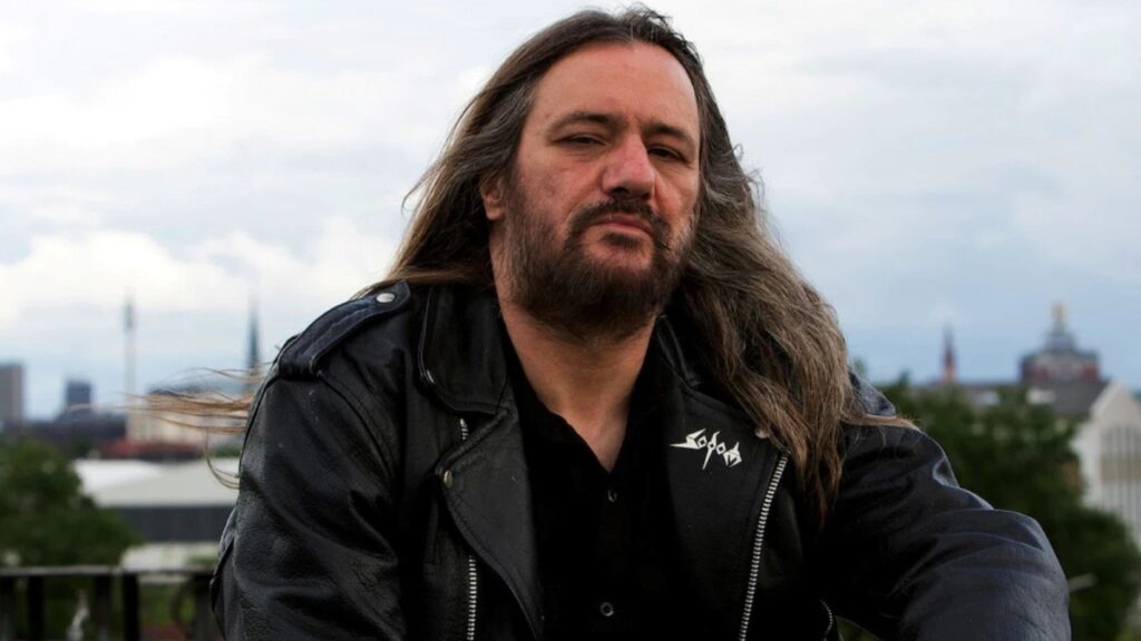 Sodom somos a única banda que não cobraria por umas fotos e autógrafos. Isso não tem nada a ver com Heavy Metal, diz Tom Angelripper