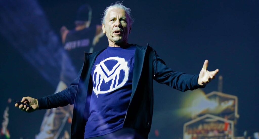 Bruce Dickinson culpa as grandes corporações pela escassez de novos headliners Estão interessadas em ganhar dinheiro