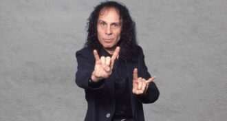 Dio Eu nunca comecei nenhuma rixa com Ozzy. Se eu achasse que ele não tinha talento, eu teria me recusado a cantar Paranoid ou Iron Man