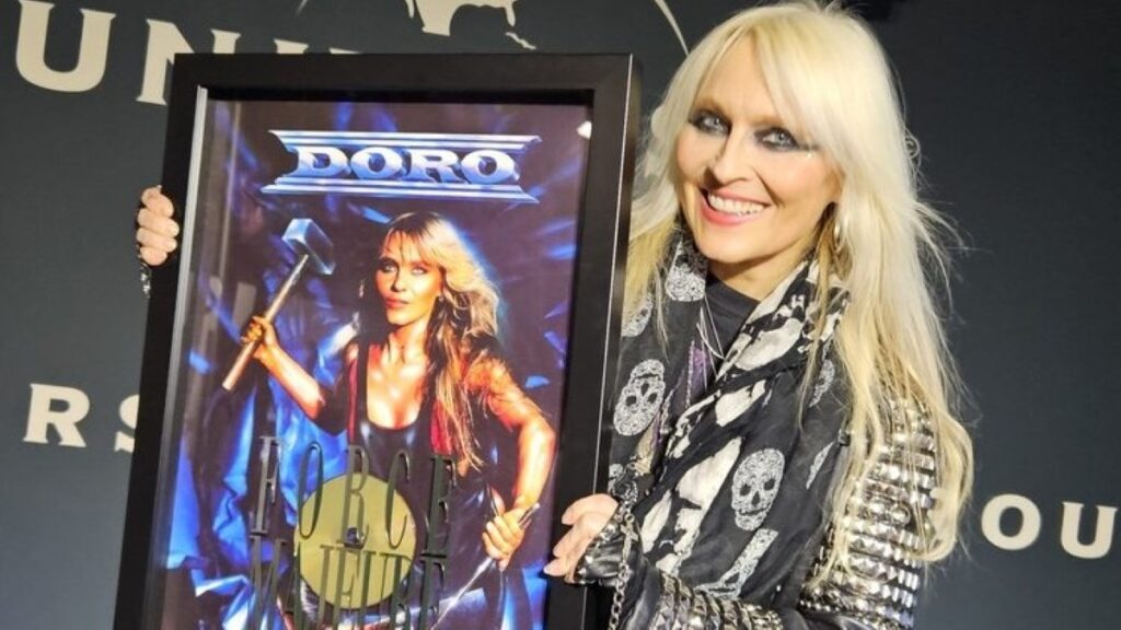 Doro ganha Disco de Ouro em Berlim pelo álbum “Force Majeure”