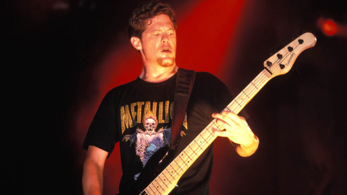 Há 24 anos, Jason Newsted deixava o Metallica: 
