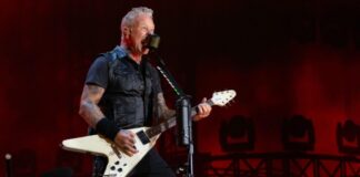 Metallica: "Alguns caras optam por não comer carne, essa é a escolha deles. Ninguém está certo, ninguém está errado. Podemos coexistir", disse James Hetfield