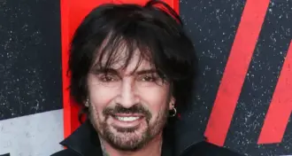 Mötley Crue: Tommy Lee critica roqueiros que estão promovendo seus álbuns durante os incêndios em Los Angeles