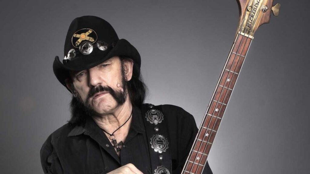 Motörhead Eu sempre fui um cavalheiro. Algumas feministas radicais diriam que isso é paternalista. Eu apenas vejo isso como boas maneiras, disse Lemmy