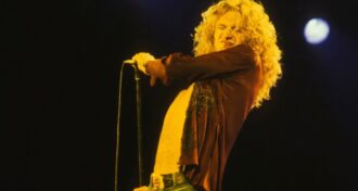Robert Plant, do Led Zeppelin, chocou as irmãs Wilson com uma de suas performances sugestivas ficamos escandalizadas, tipo, 'Meu Deus!'