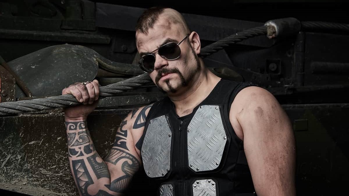 Sabaton É uma grande parte da renda que se foi. Muitas turnês hoje em dia não seriam economicamente viáveis se não fossem pelas experiências VIP, diz Joakim Brodén