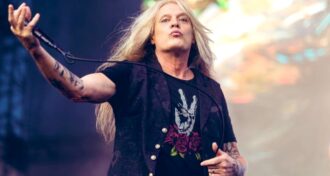 Sebastian Bach Eu sou um filho da puta. De um jeito bom!