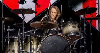 Skid Row Ter casca grossa é um requisito para sobreviver na indústria da música, segundo o baterista Rob Hammersmith