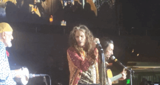 Aerosmith Assista Steven Tyler cantando pela primeira vez desde a aposentadoria das turnês