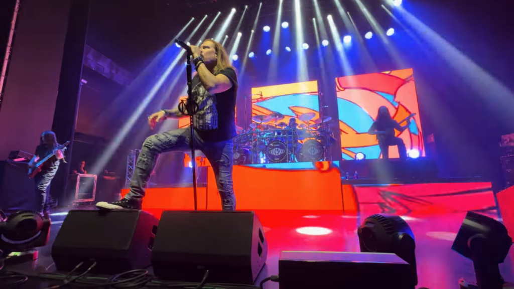 Dream Theater: "Ele está muito melhor. Ele estava em péssimo estado", diz Mike Portnoy sobre saúde de James Labrie após recente cancelamento de show