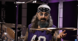 Dream Theater Essa era uma das coisas muito importantes para John, manter o crédito de produtor único. Se John quer o crédito exclusivo, tudo bem, diz Mike Portnoy