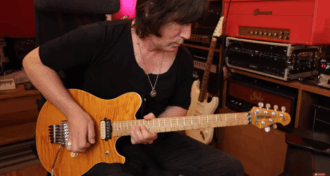 Esse guitarrista subestimado é o preferido de Steve Vai na atualidade: 