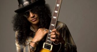 Guns N' Roses Eu estava, admito, ressentido. Havia um certo tipo de ressentimento ali, diz Slash sobre Izzy Stradlin
