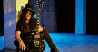 Guns N' Roses Isso foi um pouco chocante para mim e eu só usei drogas, bebi e me escondi em casa, disse Slash