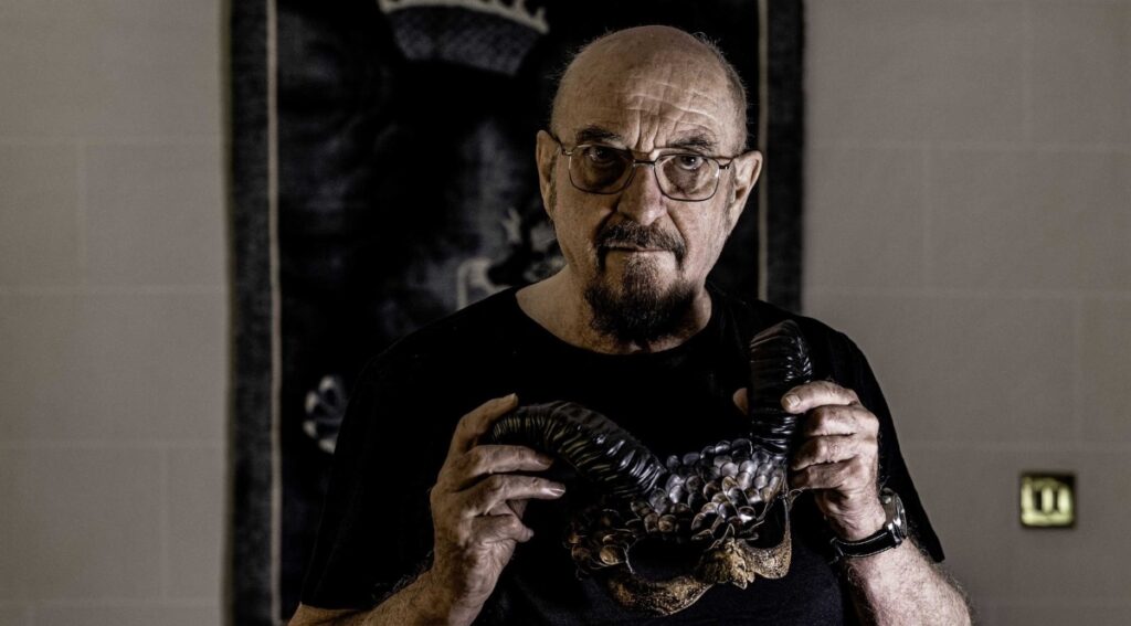 Jethro Tull Não preciso pensar em ser cancelado porque eu nem saberia que fui cancelado, diz Ian Anderson